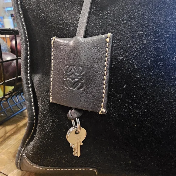 Loewe ♡Anagram Amazona Bag, Black Suede & Leather, Italy, Quiet Luxury - Picture 16 of 16